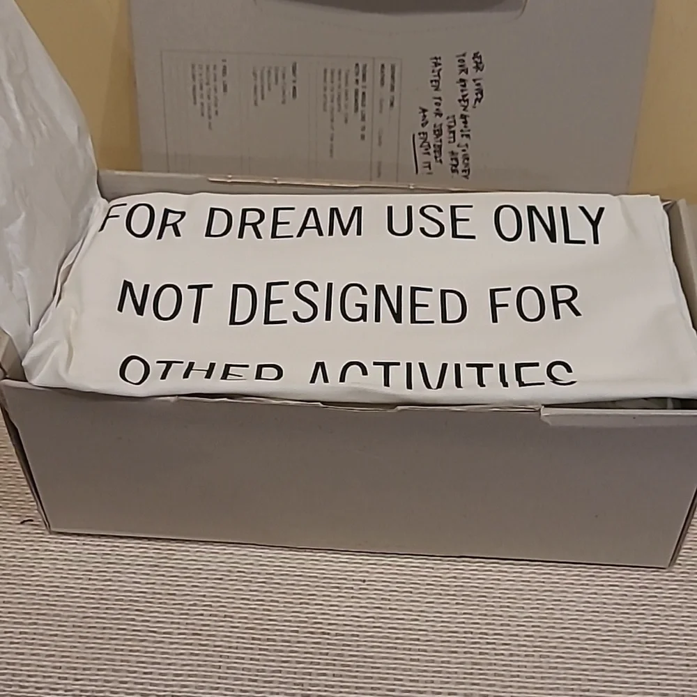 New in box Golden Goose Sneakers - Picture 2 of 3